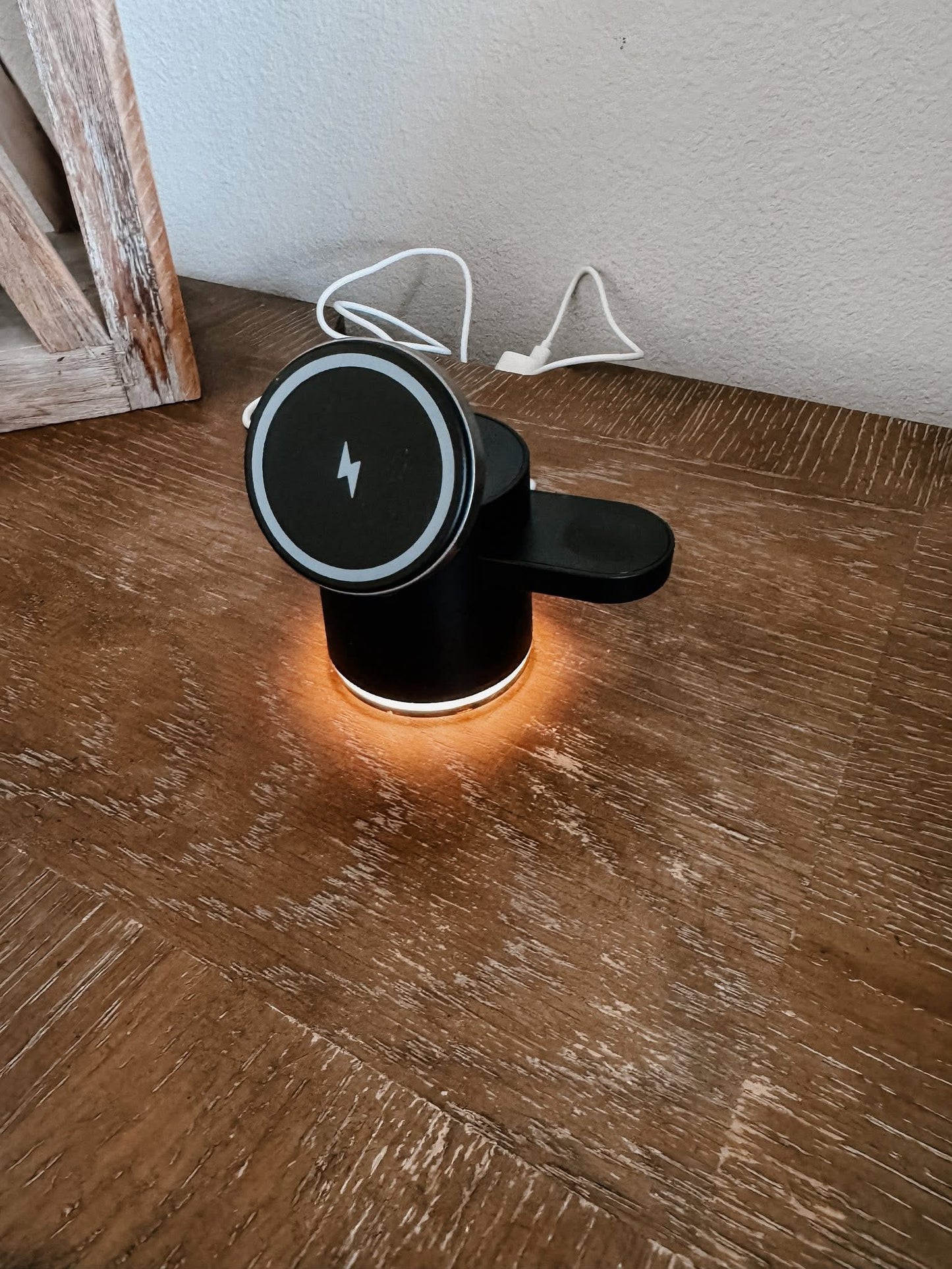 Preorder: Wireless Charging Stand