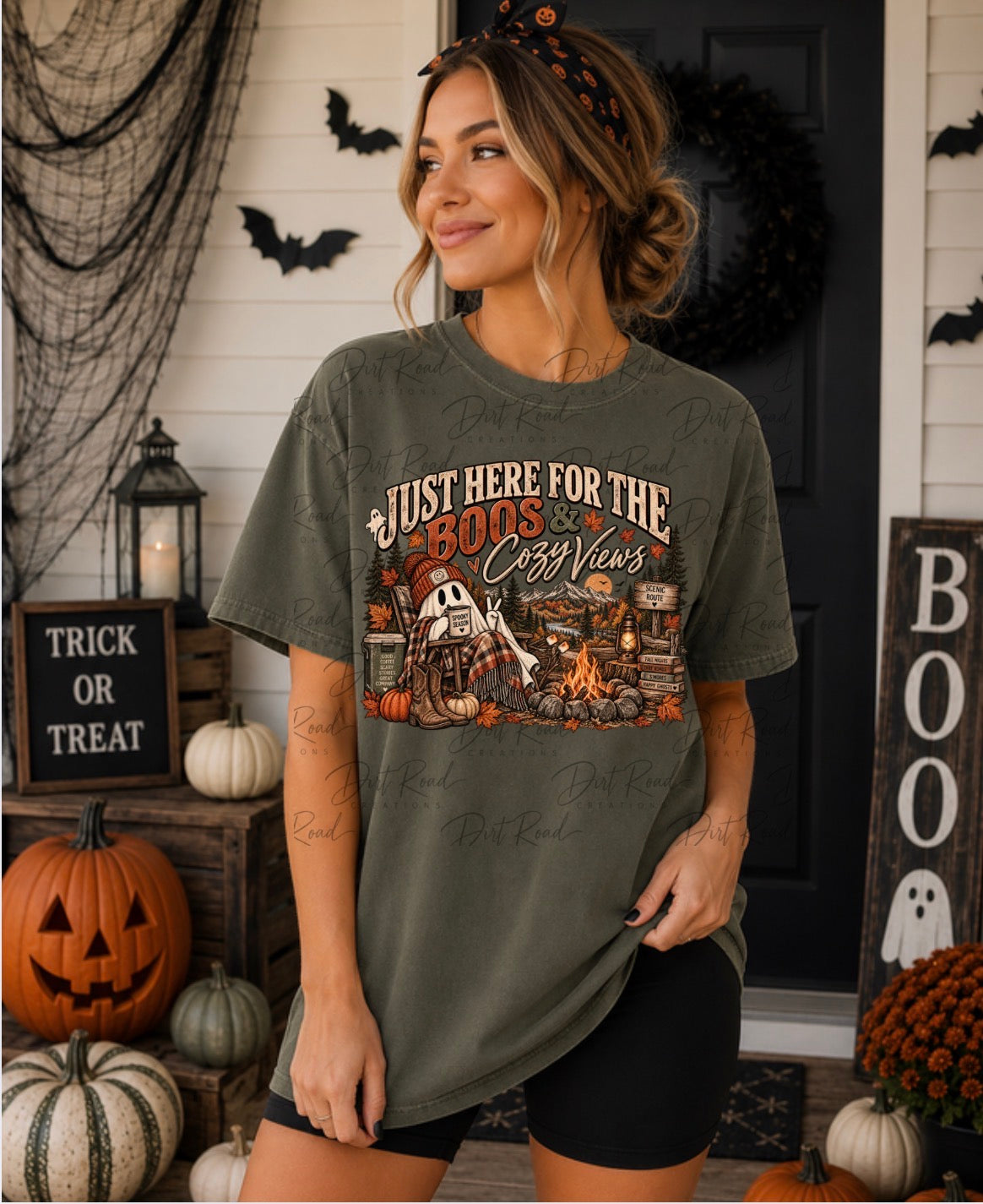 Just here for the boos graphic tee