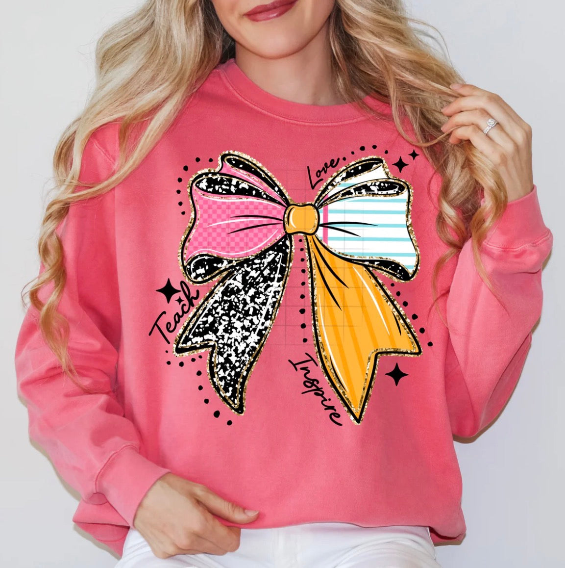 Teacher bow graphic tee