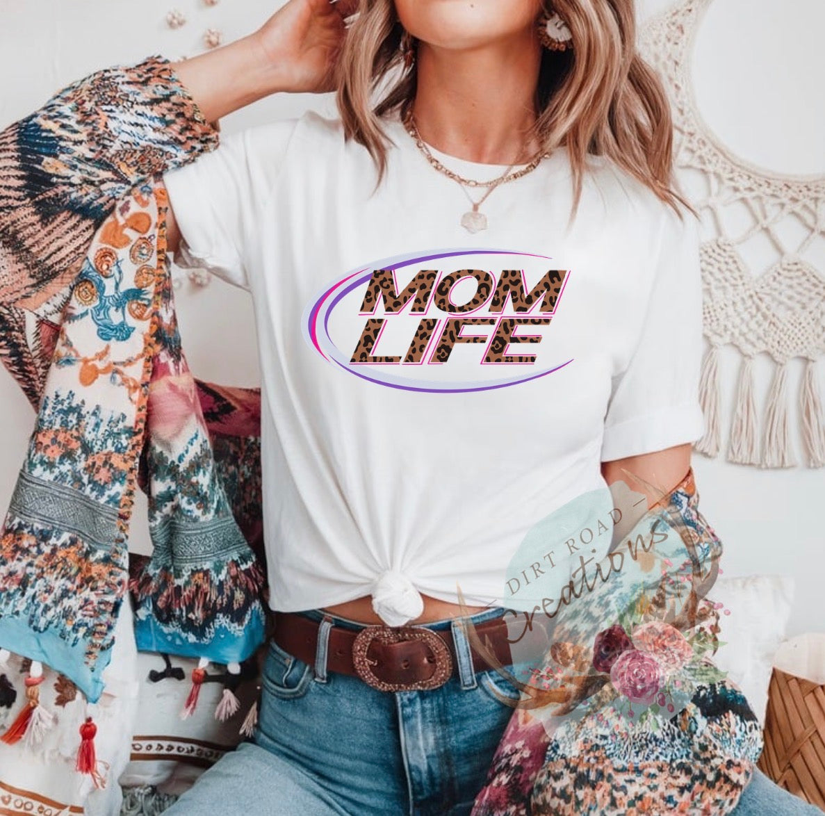 Mom life graphic tee
