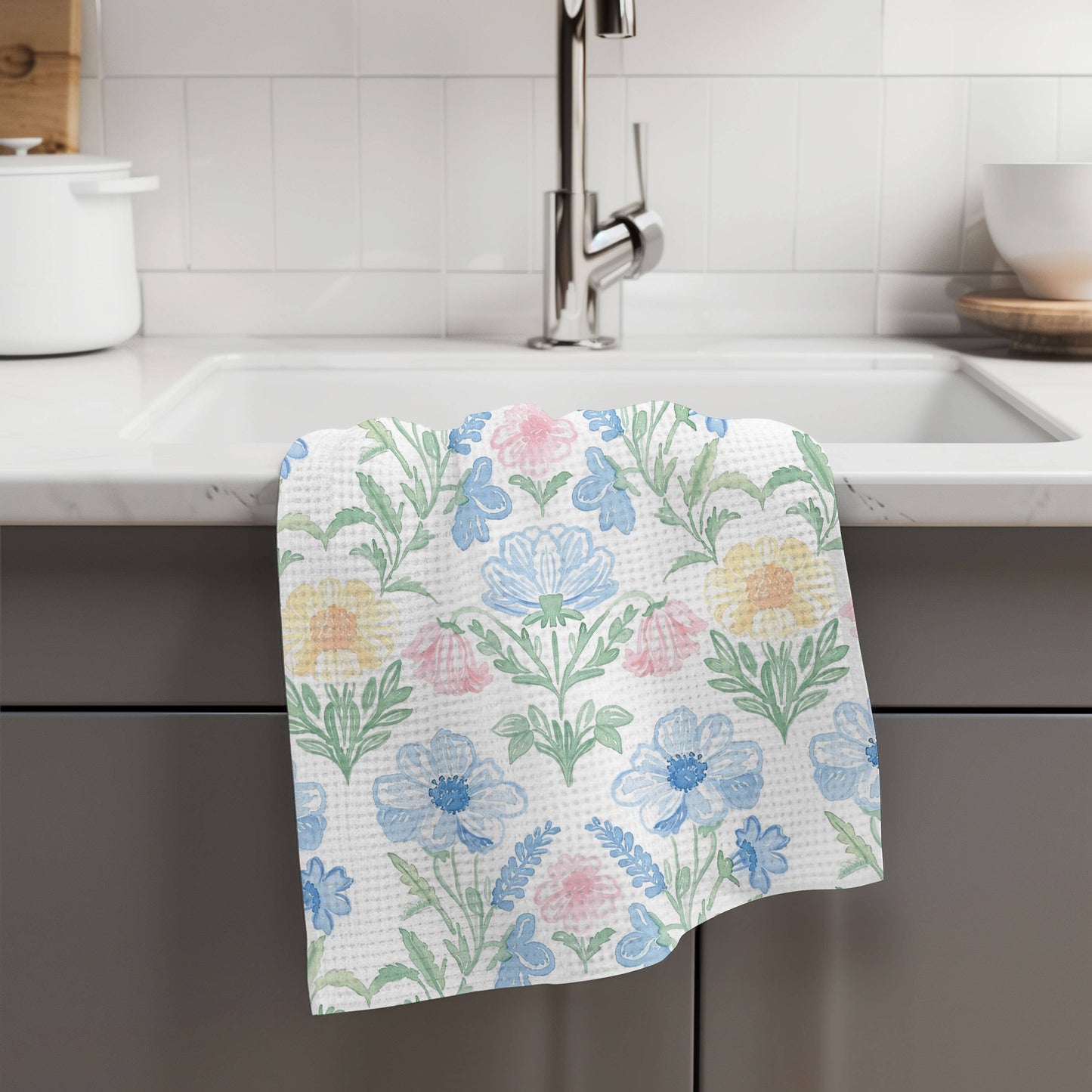Chinoiserie Grandmillennial Kitchen Towel Blue Preppy Floral: Transparent Cellophane Sleeve