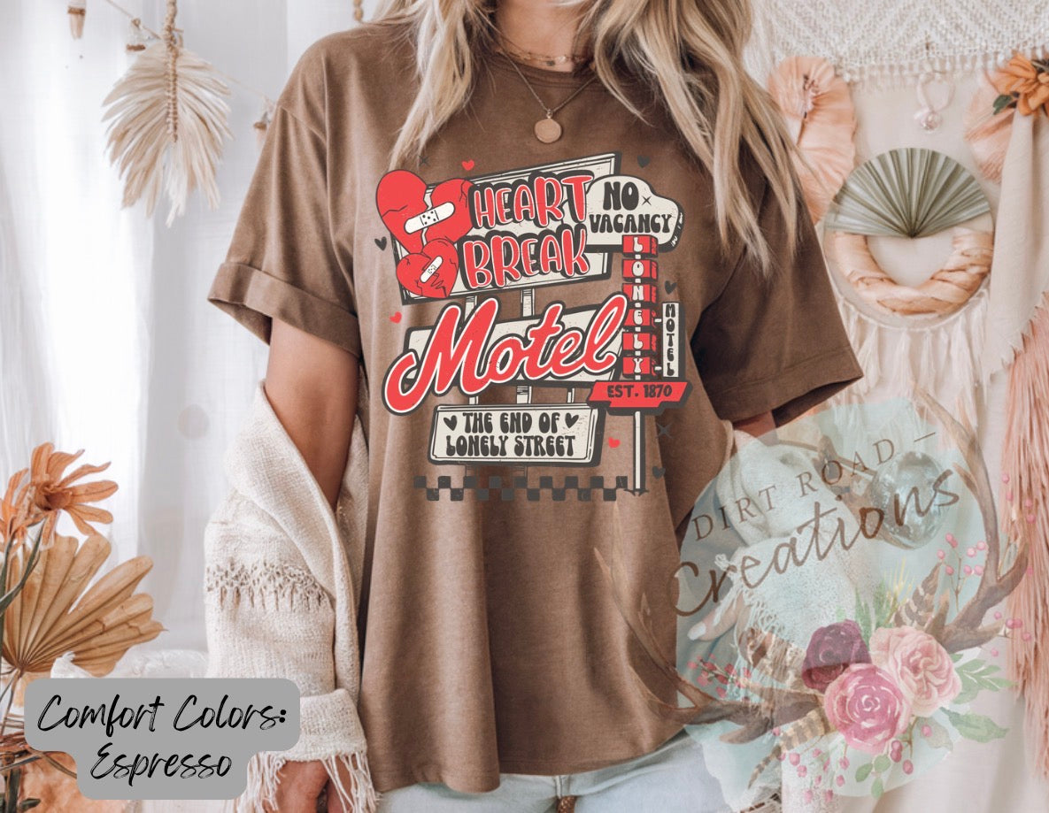 Heart break motel graphic tee