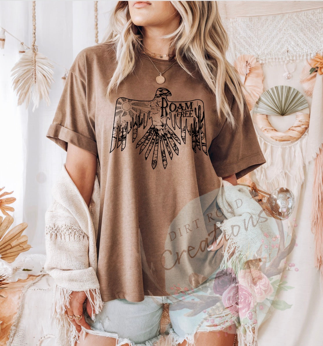 Roam free graphic tee