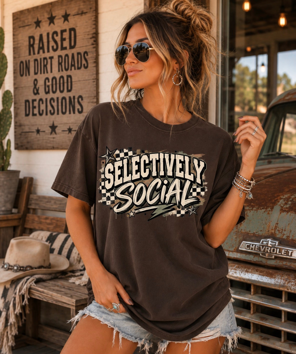 Selectively Social graphic tee