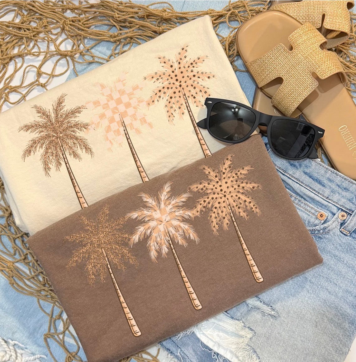 Neutral palm trees graphic tee