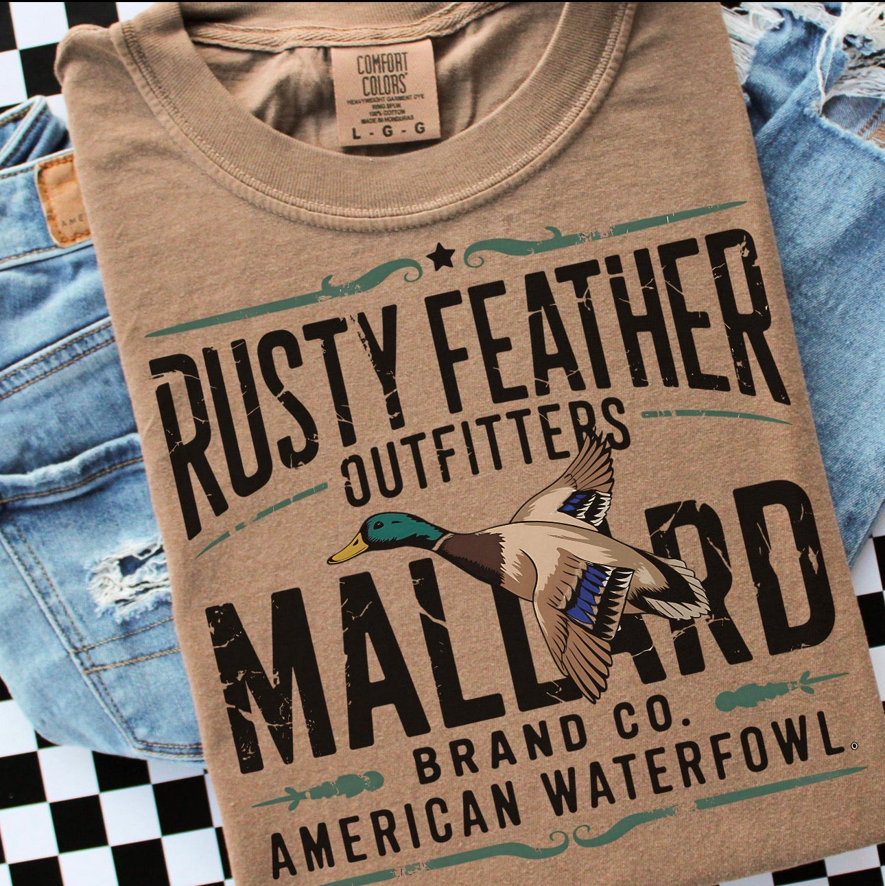 Rusty feather graphic tee