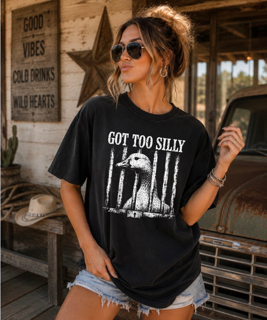 Got too silly halftone graphic tee (dark color tee only)