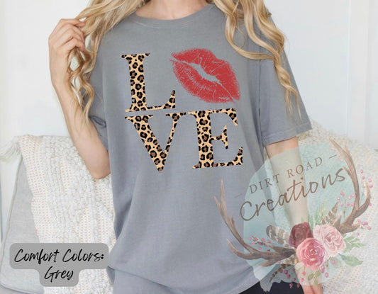 Leopard Love graphic tee