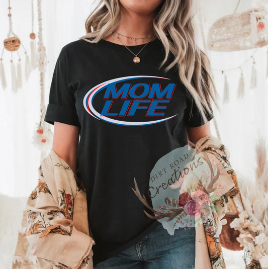 Mom life graphic tee